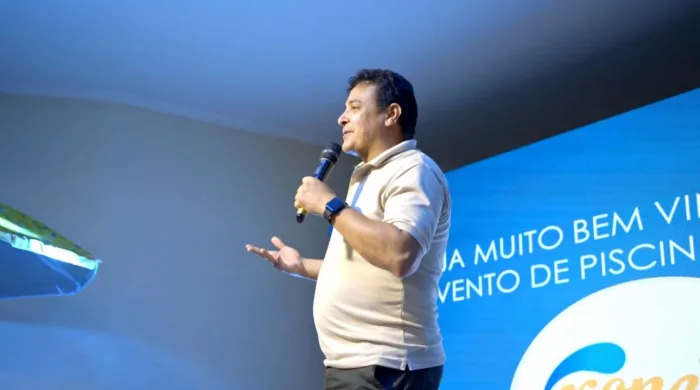 Palestra no palco do Conect Piscinas Brasil