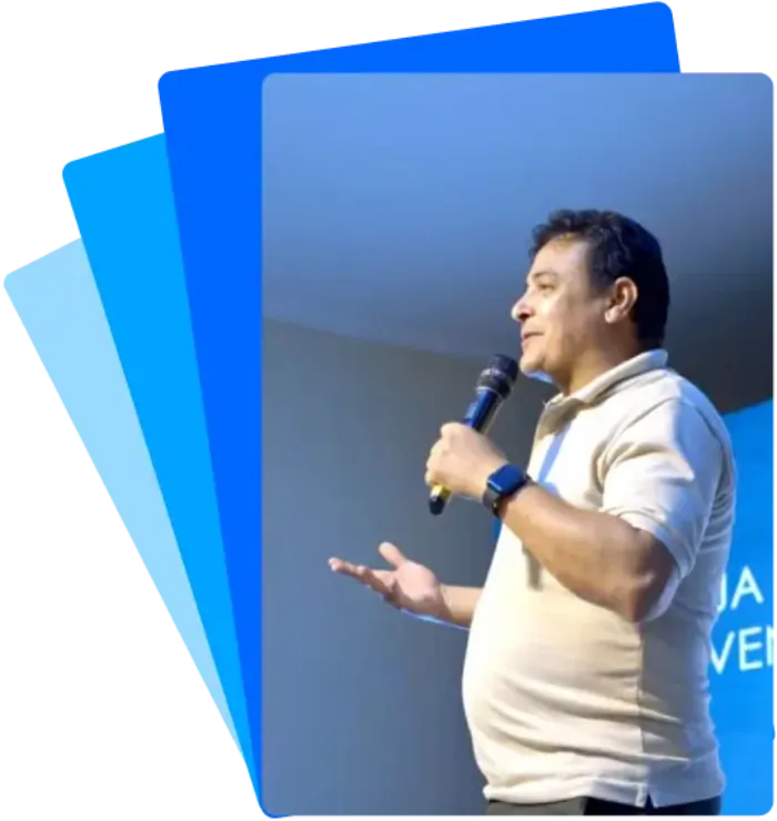 Palestrante apresentando conteúdo no evento